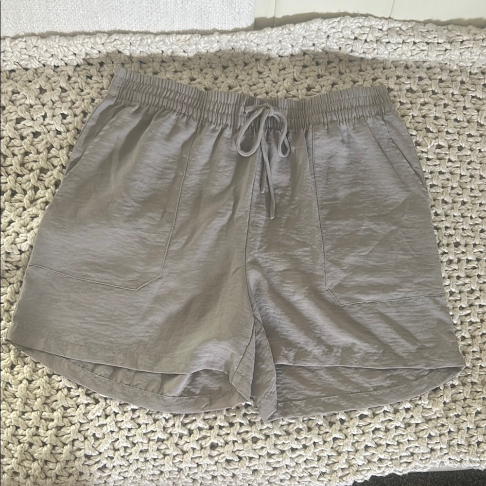 FITS Med & Large Women's Beige Casual Shorts